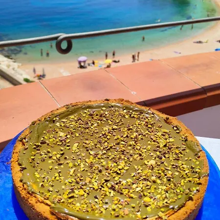 Bue Marino & Rooftop Bar كالا غونوني