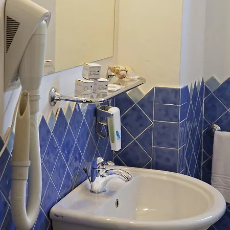 Bue Marino & Rooftop Bar 3*