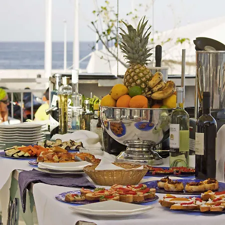 Ξενοδοχείο Bue Marino & Rooftop Bar Cala Gonone