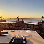 Bue Marino & Rooftop Bar 칼라고노네