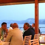 Bue Marino & Rooftop Bar 3* 칼라고노네