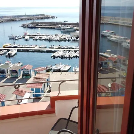 Bue Marino & Roof Lounge Hotel