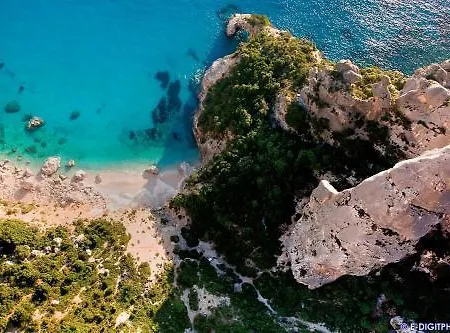 ホテル Bue Marino & Rooftop Bar カーラゴノネ