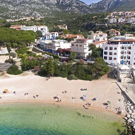 Отель Bue Marino & Rooftop Bar 3*