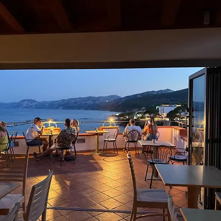 Bue Marino & Rooftop Bar