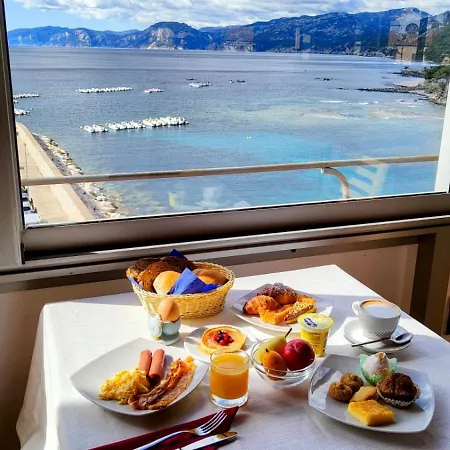 Bue Marino & Rooftop Bar Hotel