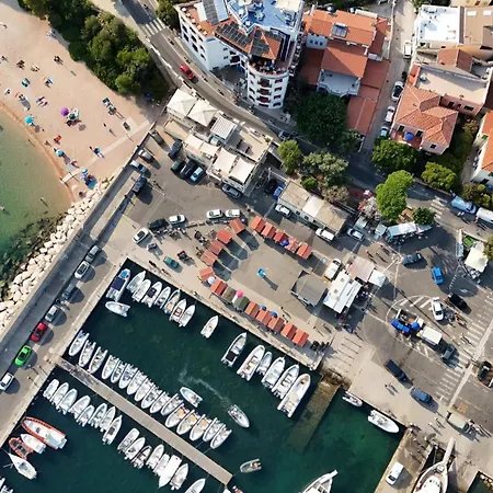 Bue Marino & Rooftop Bar Hotel