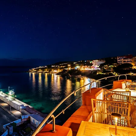 Bue Marino & Rooftop Bar 3*
