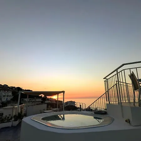 Bue Marino & Rooftop Bar Hotel 3*