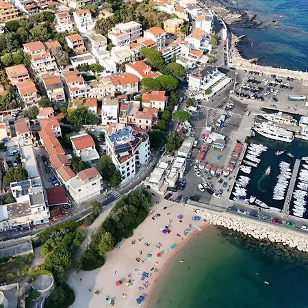 Bue Marino & Rooftop Bar Hotel