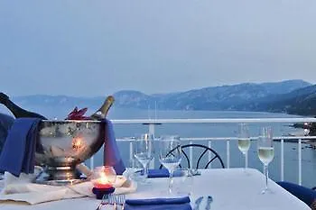 Bue Marino & Roof Lounge Hotel 3*