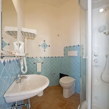 Bue Marino & Roof Lounge Hotel 3*