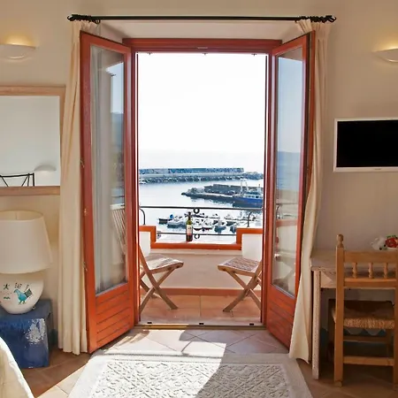 Bue Marino & Rooftop Bar Hotel 3*