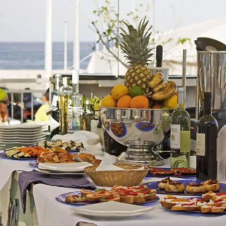 Bue Marino & Roof Lounge 3*