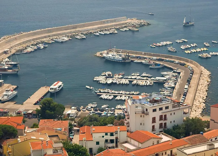 Bue Marino & Rooftop Bar Cala Gonone