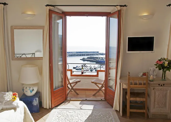 Bue Marino & Rooftop Bar Hotel