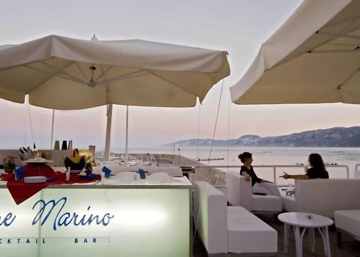 Hotel Bue Marino & Rooftop Bar