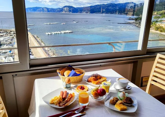 Bue Marino & Rooftop Bar Hotel