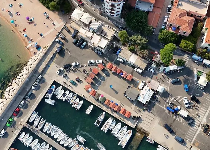 Bue Marino & Rooftop Bar Hotel