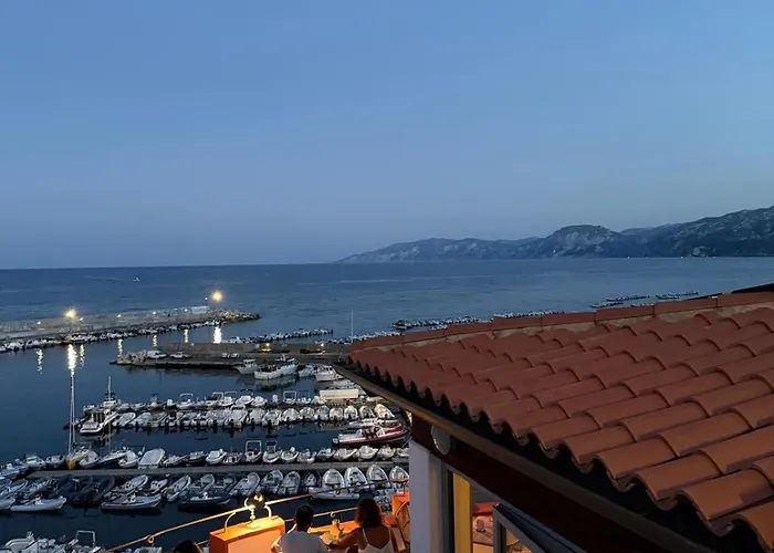 Bue Marino & Rooftop Bar 3*